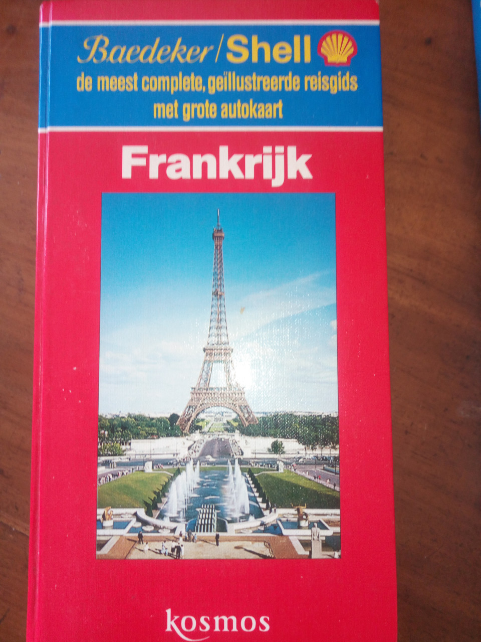 Aangeboden enkele reisboeken o.a.Frankrijk