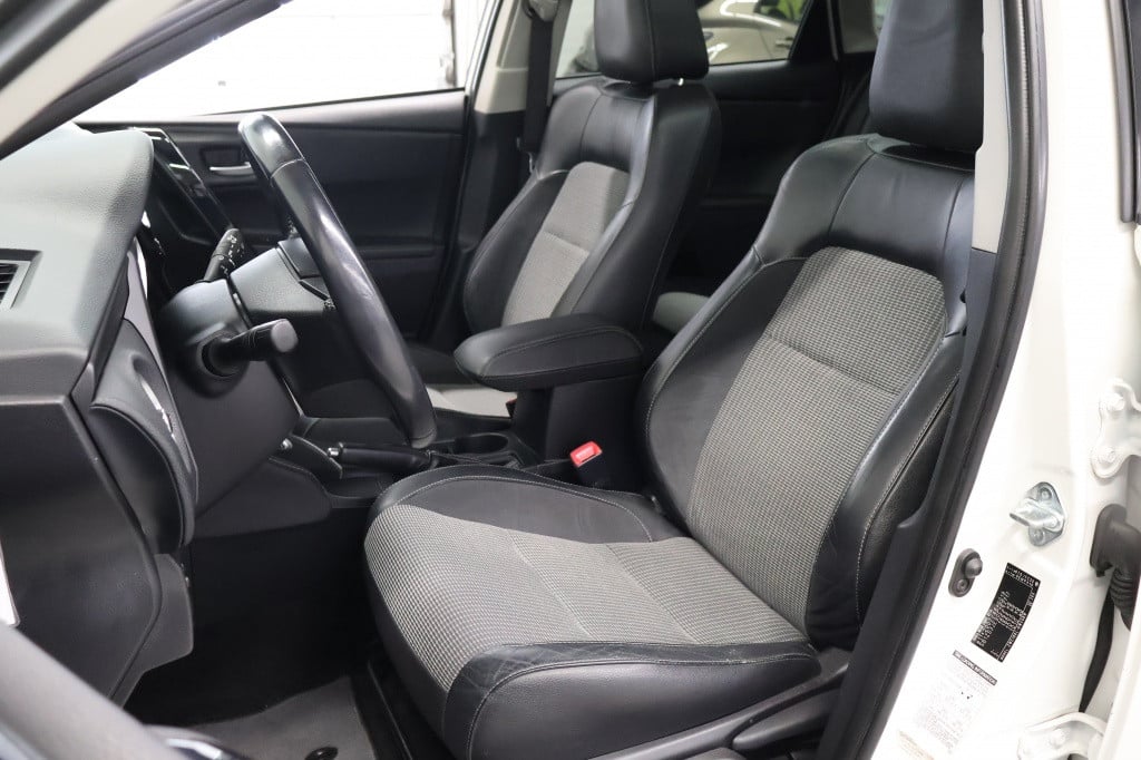 Toyota Auris touring sports 1.8 hybrid lease pro