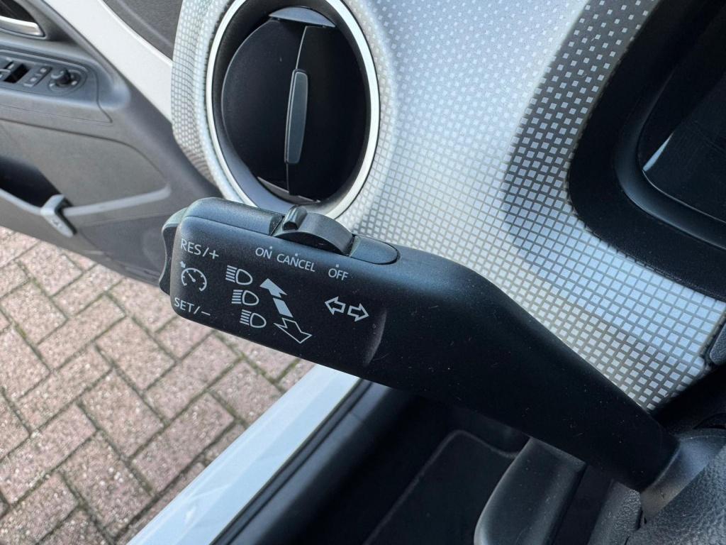 Volkswagen UP! 1.0 bmt high up!