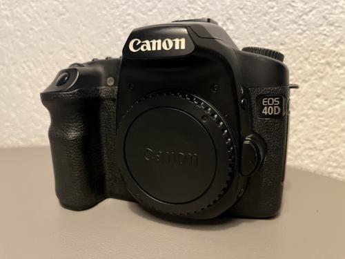 Canon EOS 40D + accessoires (incl. grip & remote)