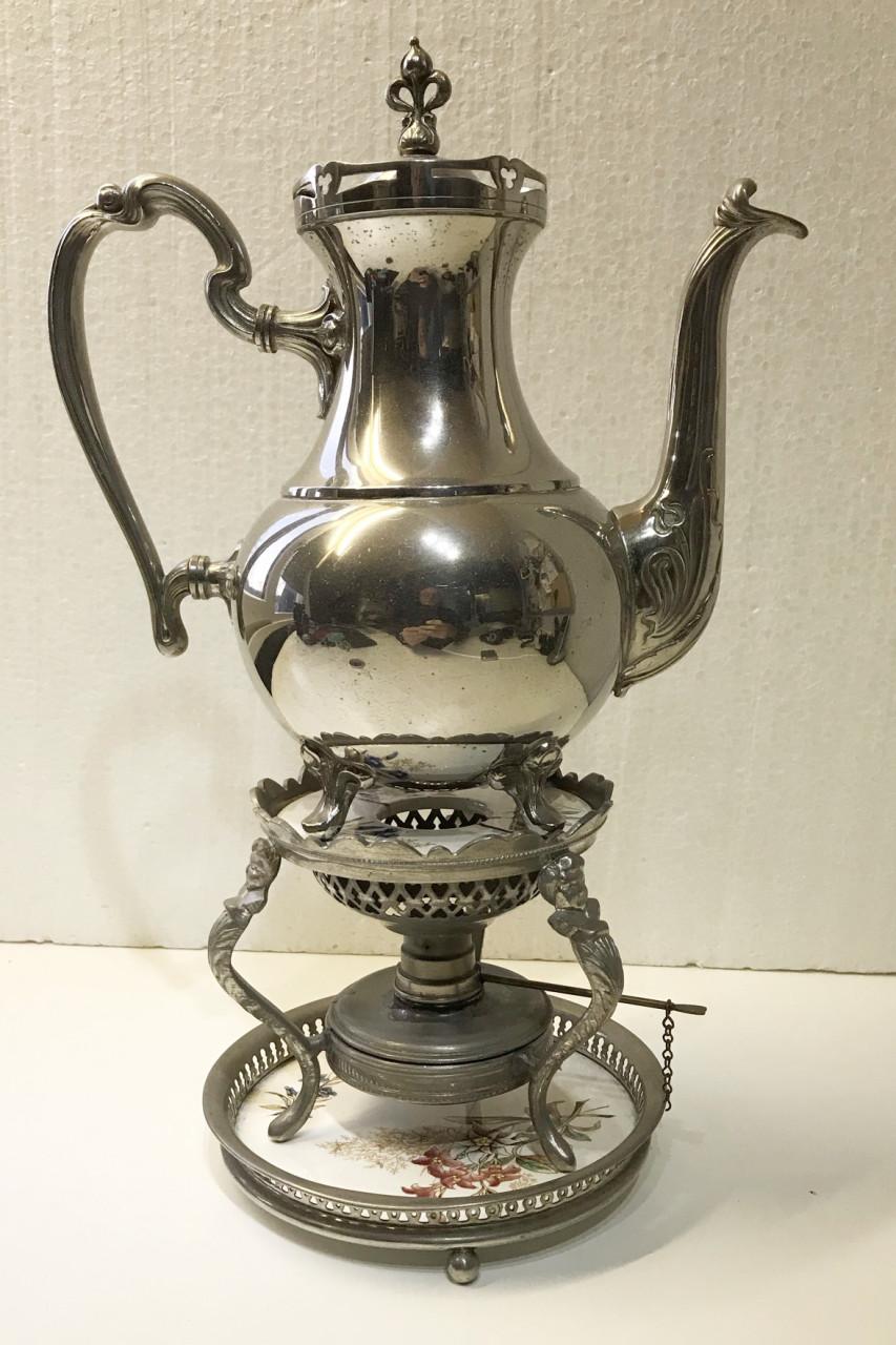 J. N. Daalderop koffiepot en theepot met warmhoudstel