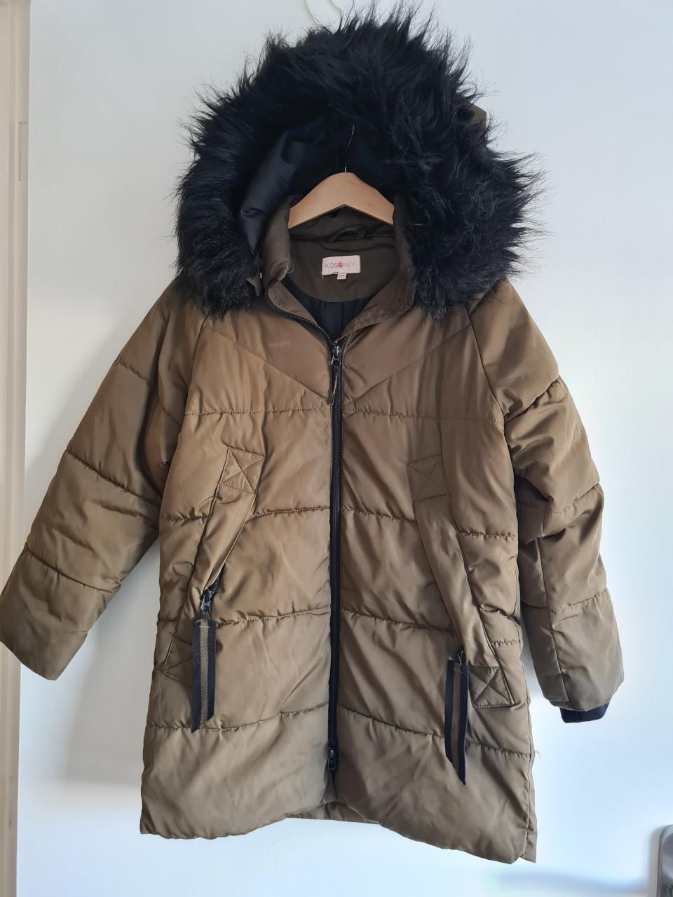 Only Kids kaki Pufferjas Maat 128 Bontkraag met drukkers