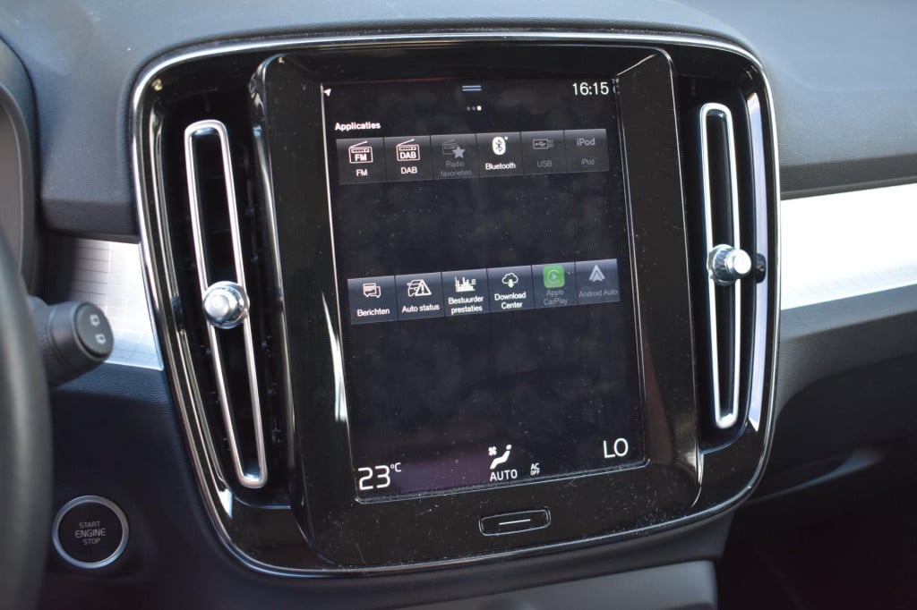 Volvo XC40 1.5 t2 | trekhaak | camera | apple carplay | android auto | adap