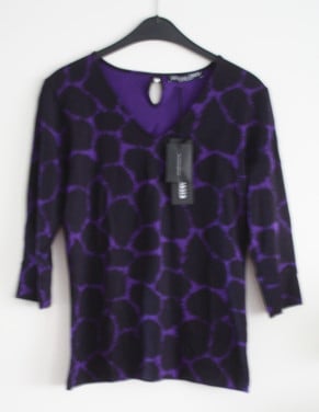 Niieuw shirt met 3/4 mouwen zwart paars maar L