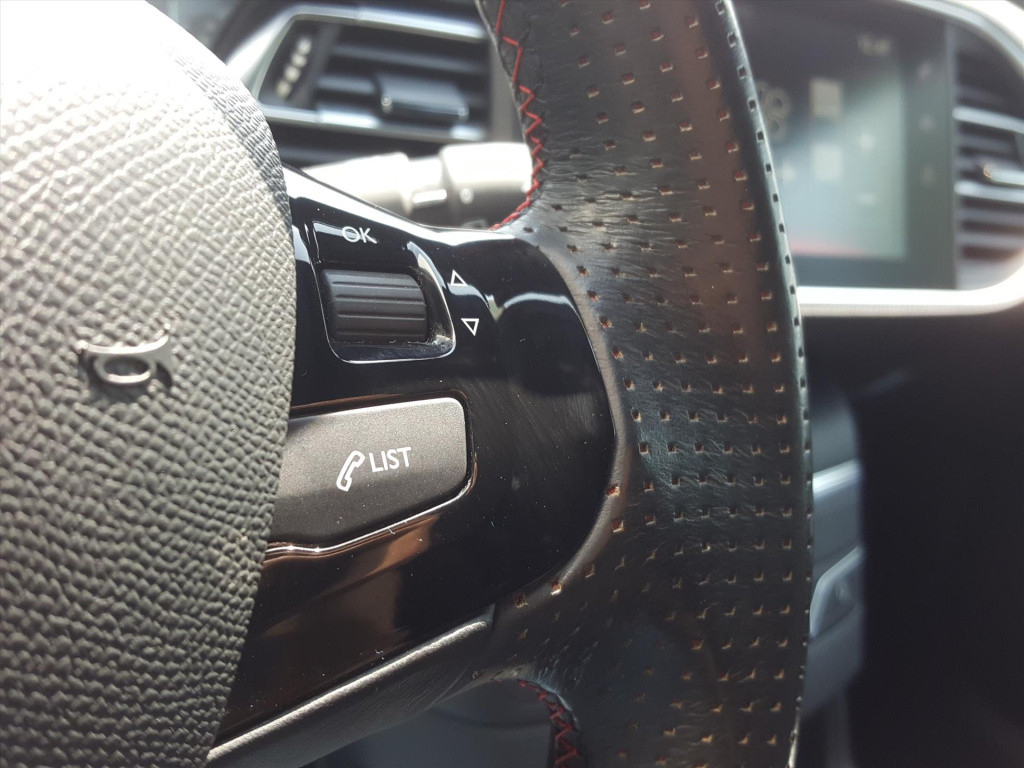 Peugeot 308 gt 1.6 turbo-205pk navigatie | full-led | alcantara | trekhaak 