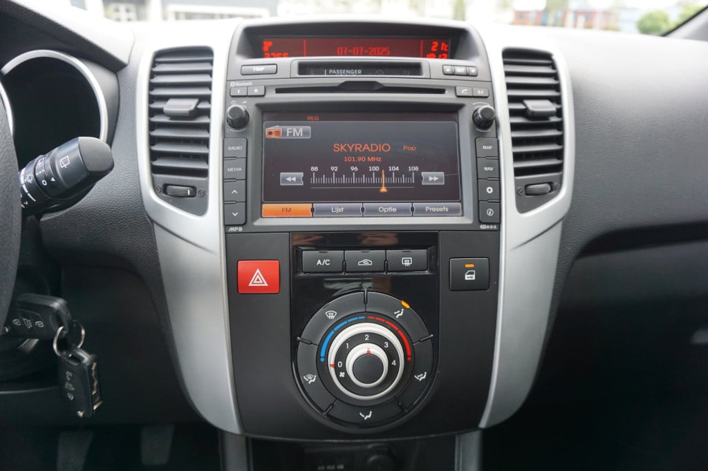 Kia Venga 1.4 cvvt 20th anniversary airco / navi / cruise / trekhaak / elek