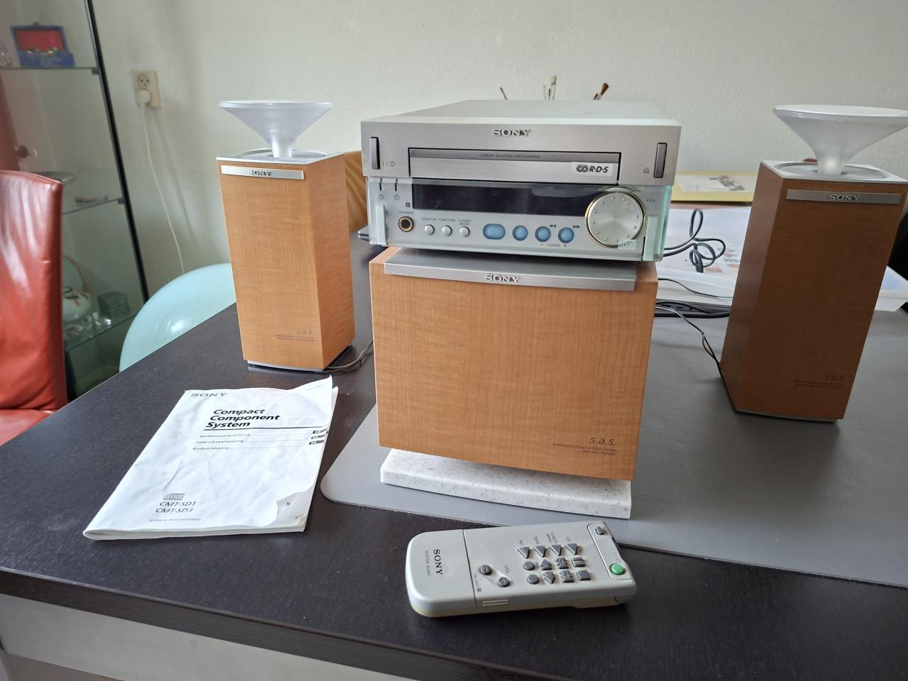 GRATIS Compact tuner cdspeler met subwoofer