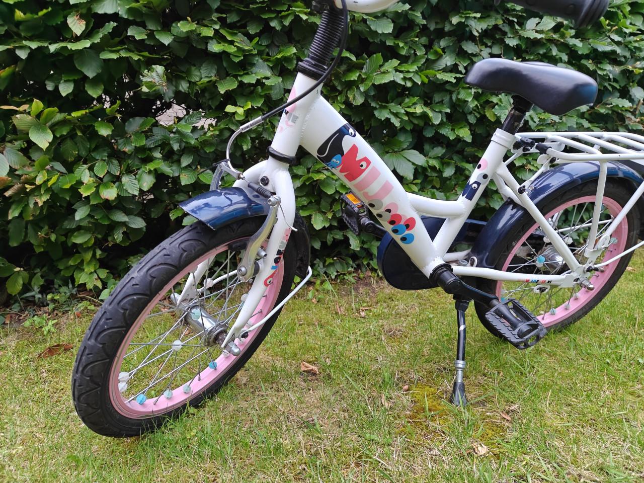 Te koop 16" Loeki kinderfiets