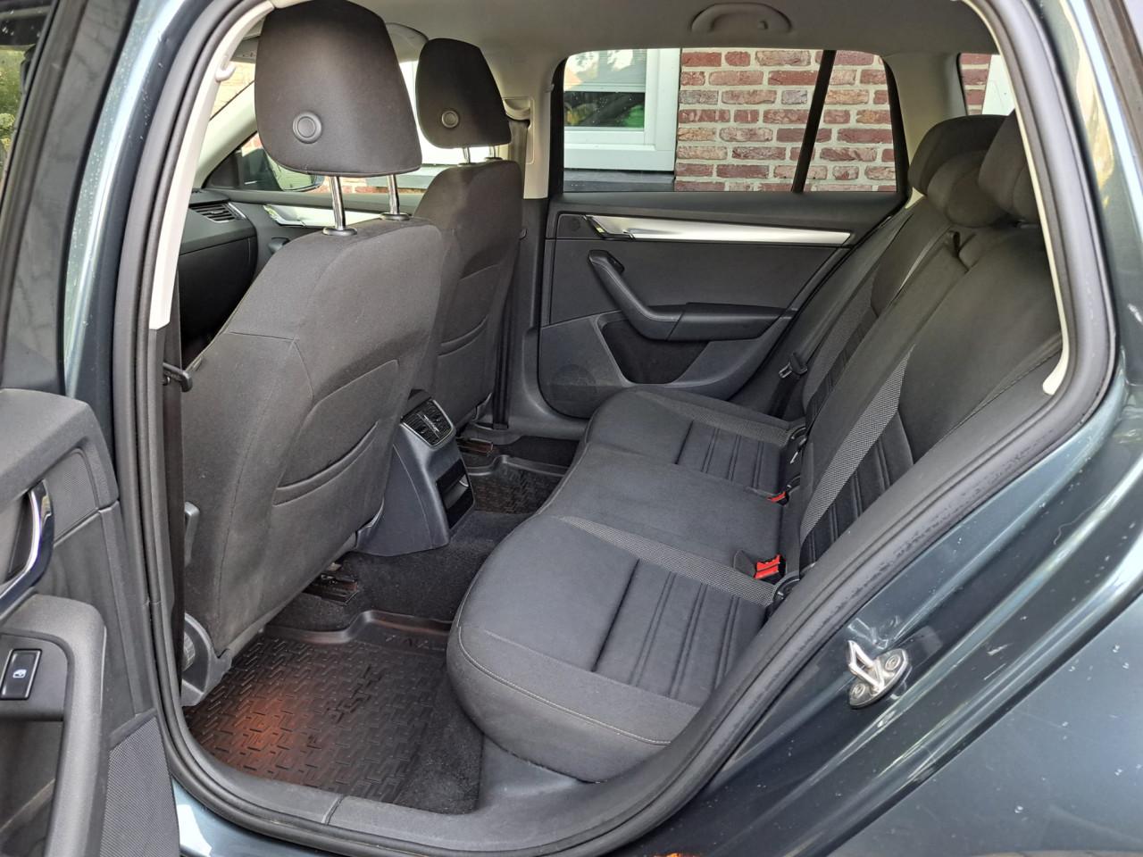 Auto skoda octavia 1.5tsi benzine 2020bj