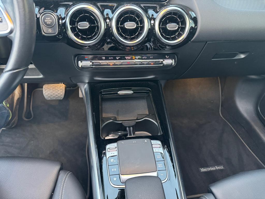 Mercedes-Benz B-Klasse 220 progressive automaat , trekhaak , panoramaschuif