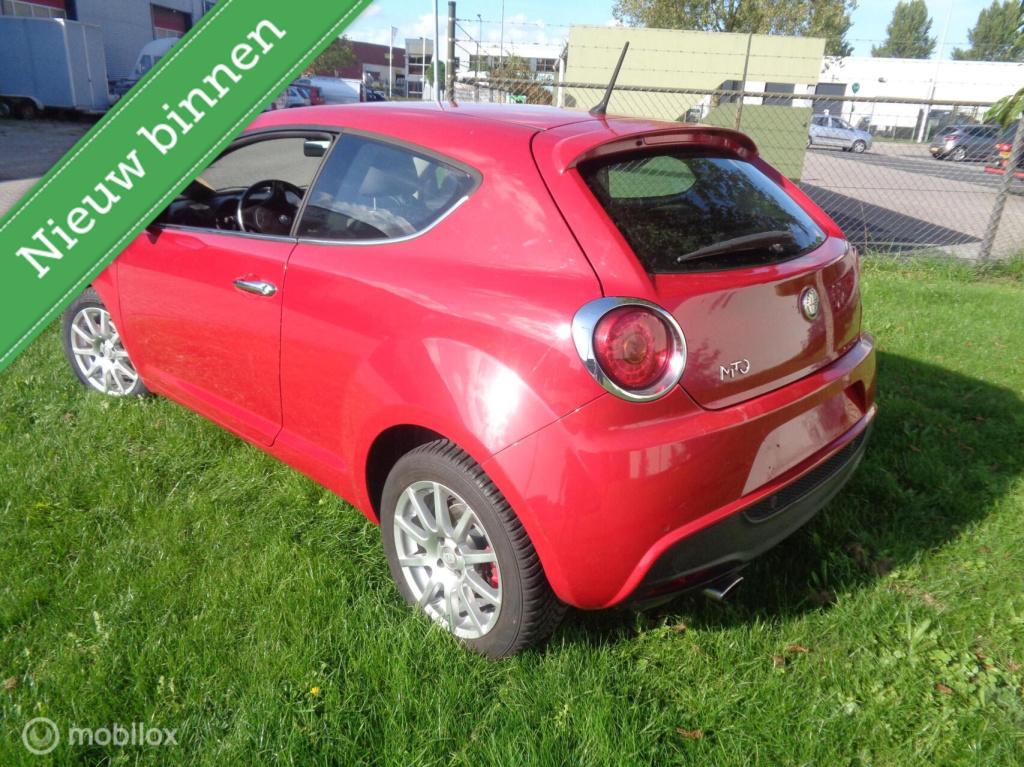 Alfa Romeo MiTo 1.4 t distinctive 136 pk/airco/lm velgen/pdc/dna knop/nieuw