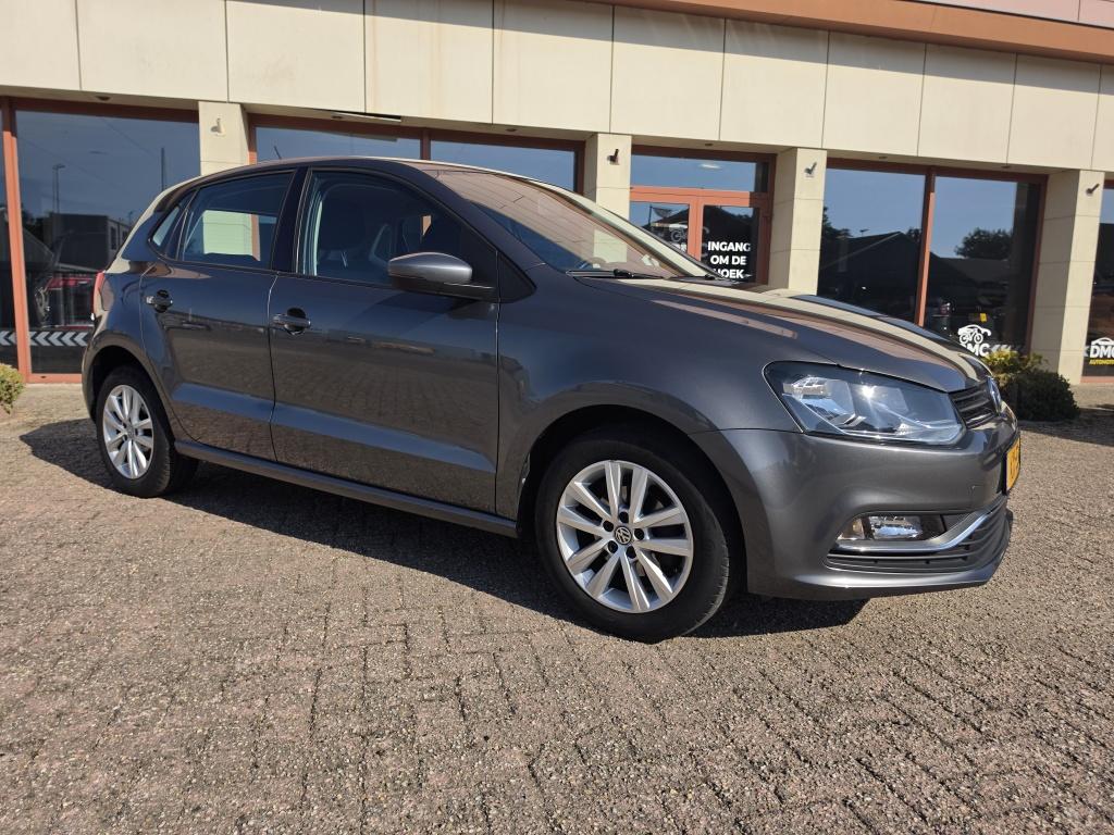 Volkswagen Polo 1.2 tsi comfortline connected series | airco | stuurbekr | 