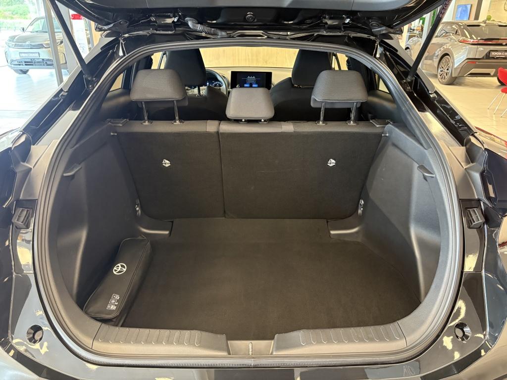 Toyota C-hr 1.8 hybrid 140 dyn