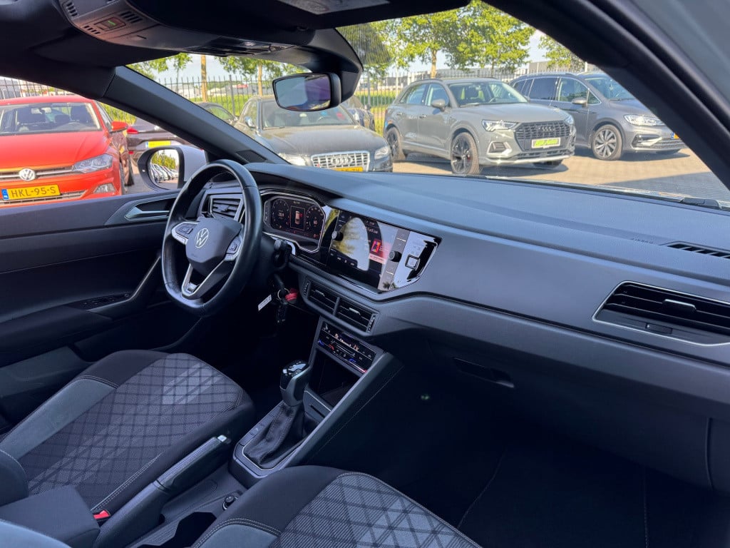 Volkswagen Taigo 1.5 tsi r-line * panoramadak * virtual cockpit * led * 18 
