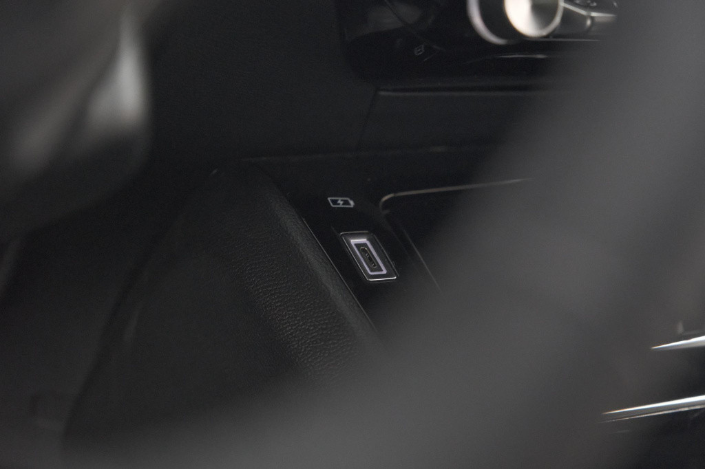 Peugeot 2008 puretech 130 eat8 allure | 360 camera | dodehoekdetectie | ada