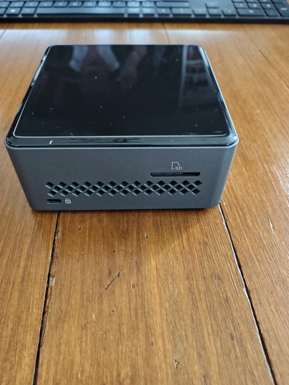 Nuc7cjyhn2 mini pc 8 gb 120 gb