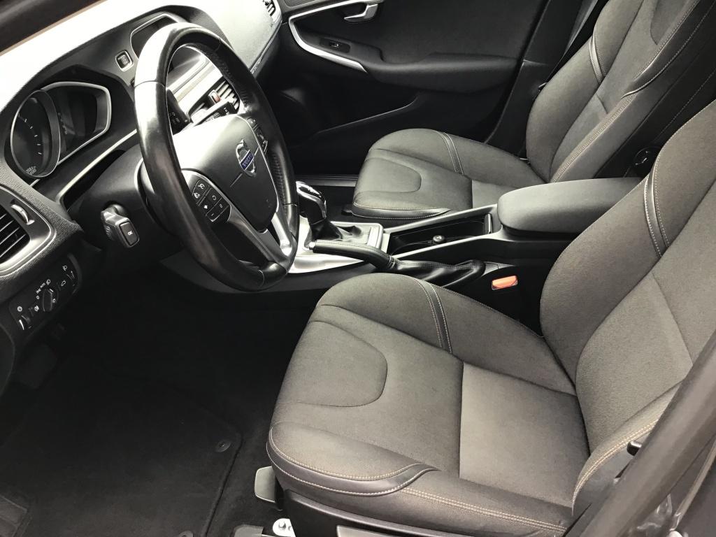 Volvo V40 cross country 1.6 t4 momentum
