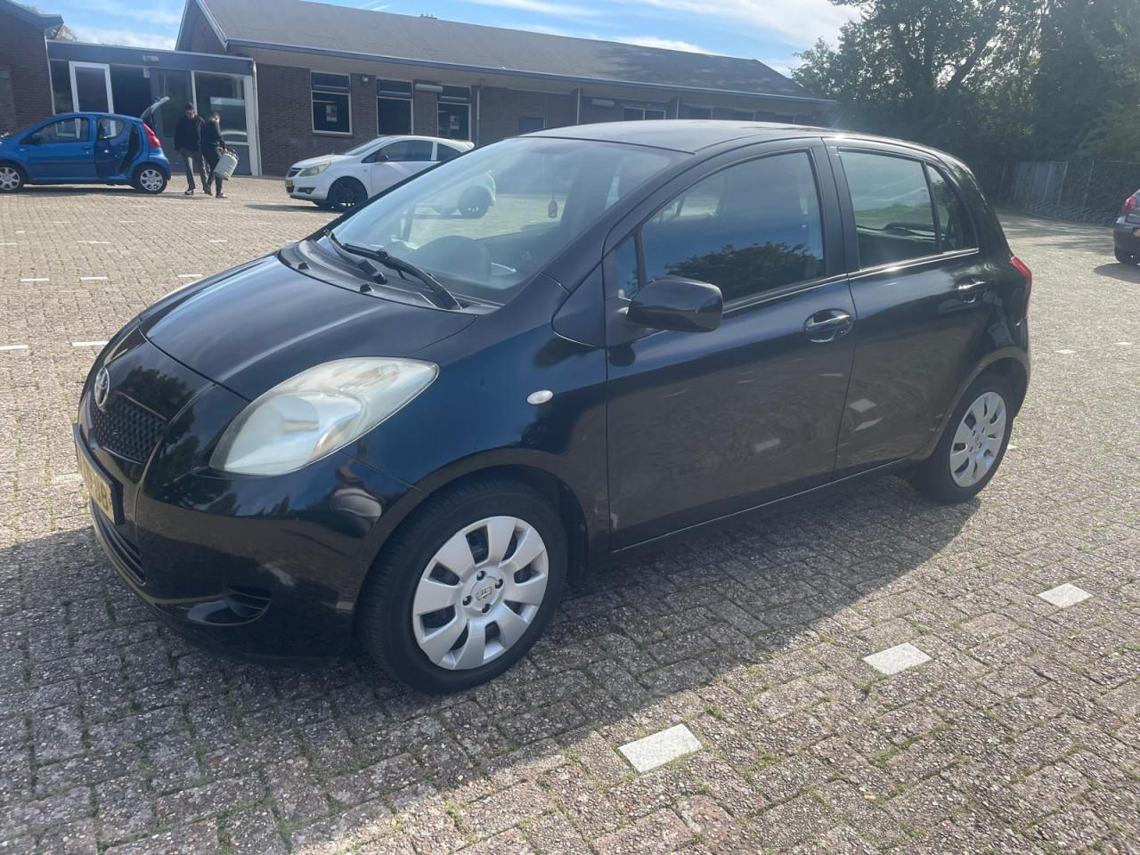 Toyota Yaris 1.0 vvti SOL