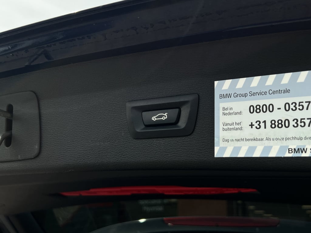 BMW X1 sdrive18i high executive - xline | leder | panorama | sportstoel | n