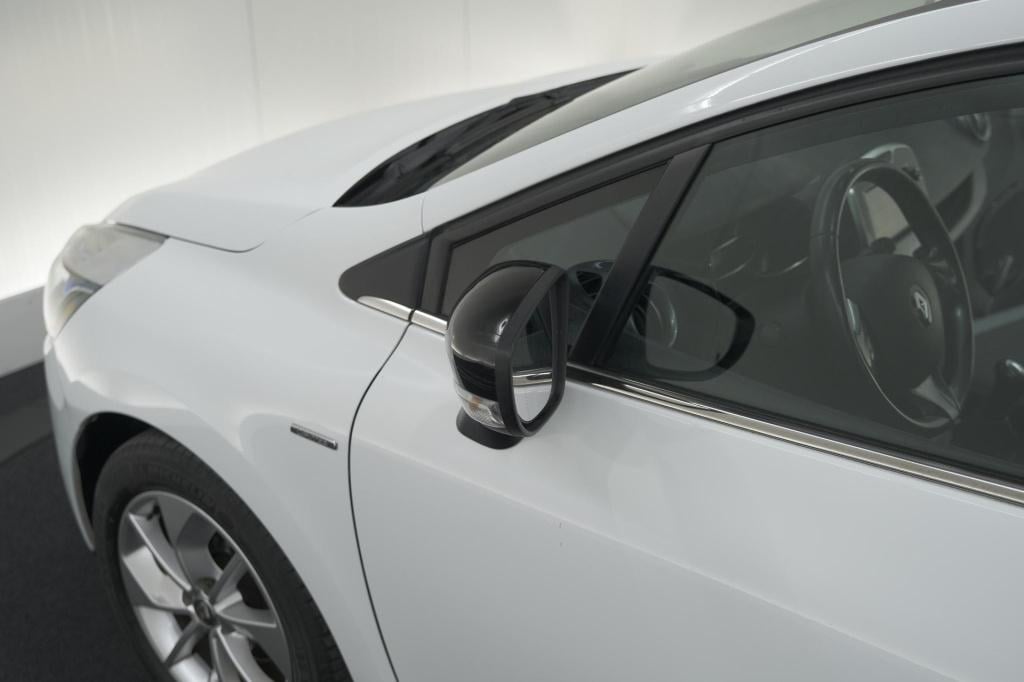 Renault Clio estate tce 90 limited | parkeersensoren | navigatie | airco