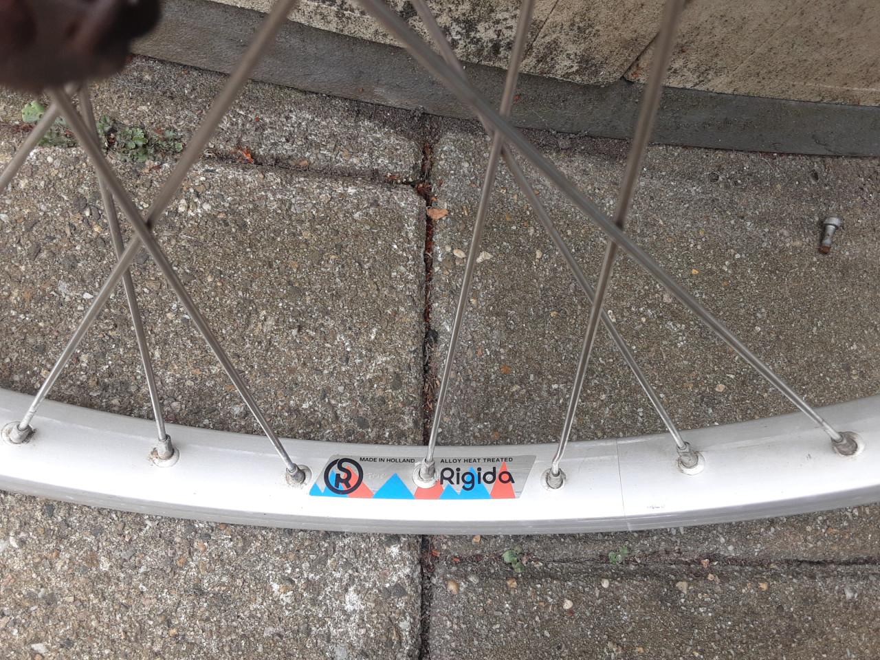 26 x 1,75 inch shimano nexus achterwiel, 7 speed,rollerbrake rem