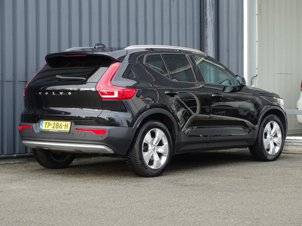 Volvo XC40 2.0 t4 momentum