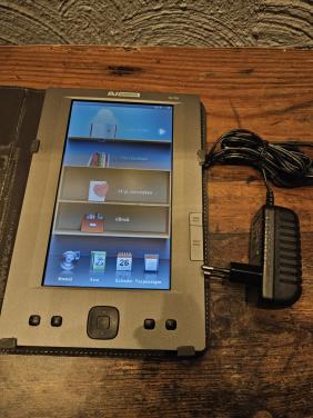 AV Autovision AV-701 e-Reader met oplader en hoes