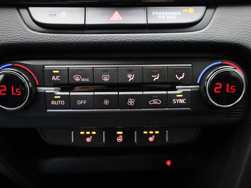 Kia Cee'd 1.5 t-gdi gt-line | panoramadak | navigatie | half leder | apple 