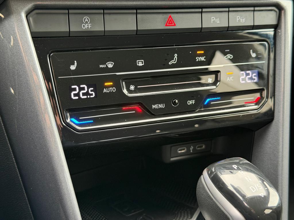 Volkswagen T-roc 1.5 tsi 150pk dsg style | navi | camera | ergo stoel | rij