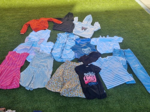 Meisjes kleding maat 128