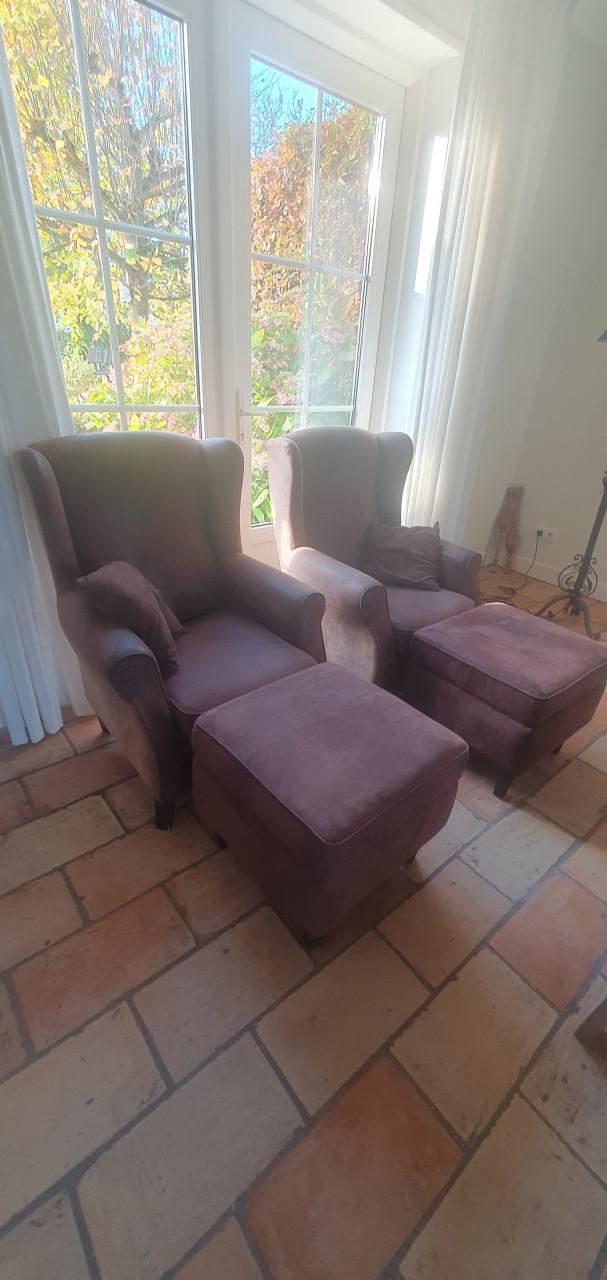 2 fauteuils met voetenbankje