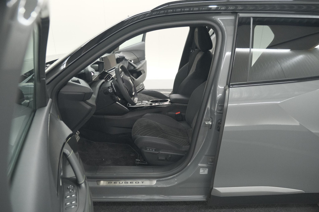 Peugeot 2008 puretech 130 eat8 gt | 360 camera | stoelmassage | adaptieve c