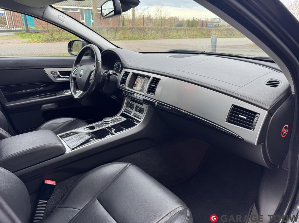 Jaguar XF 3.0 v6 sc 340pk