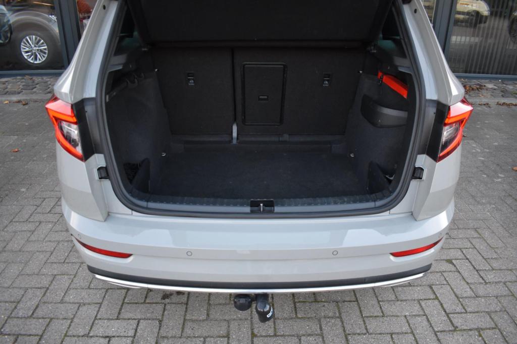 Skoda Karoq 1.5 tsi act sportline mj21 | trekhaak | pano | apple carplay | 