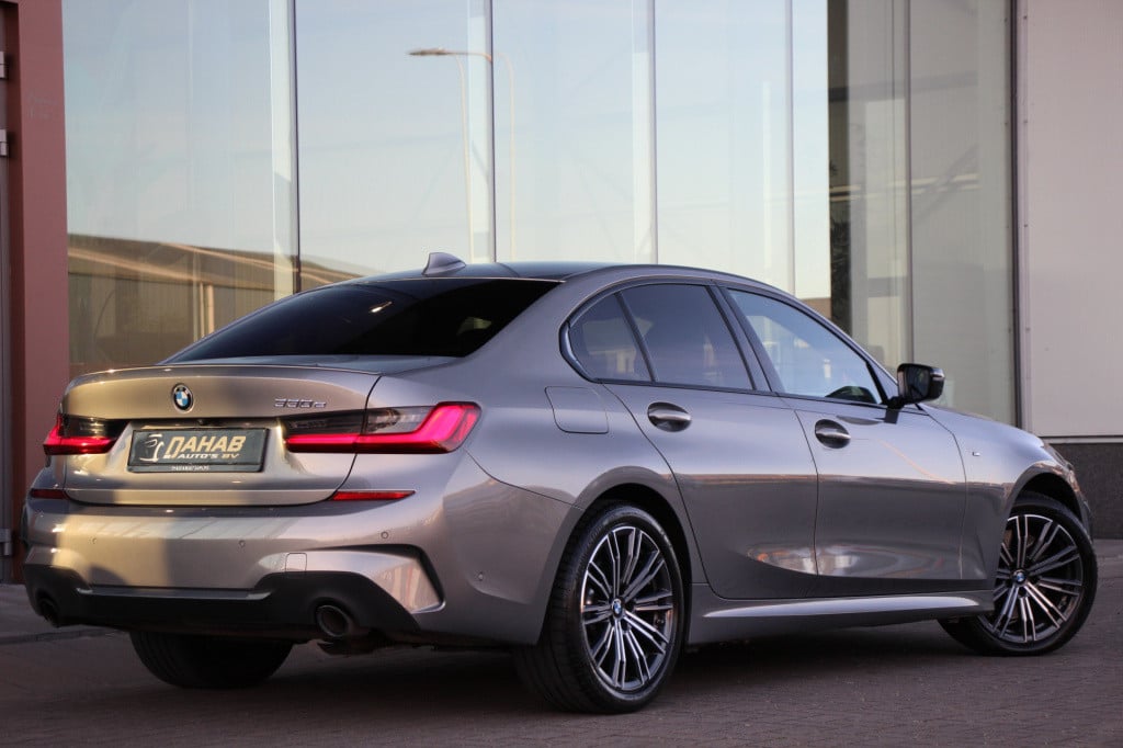 BMW 3-serie 330e high executive m-sport | schuifdak | laser | h&k | el. sto