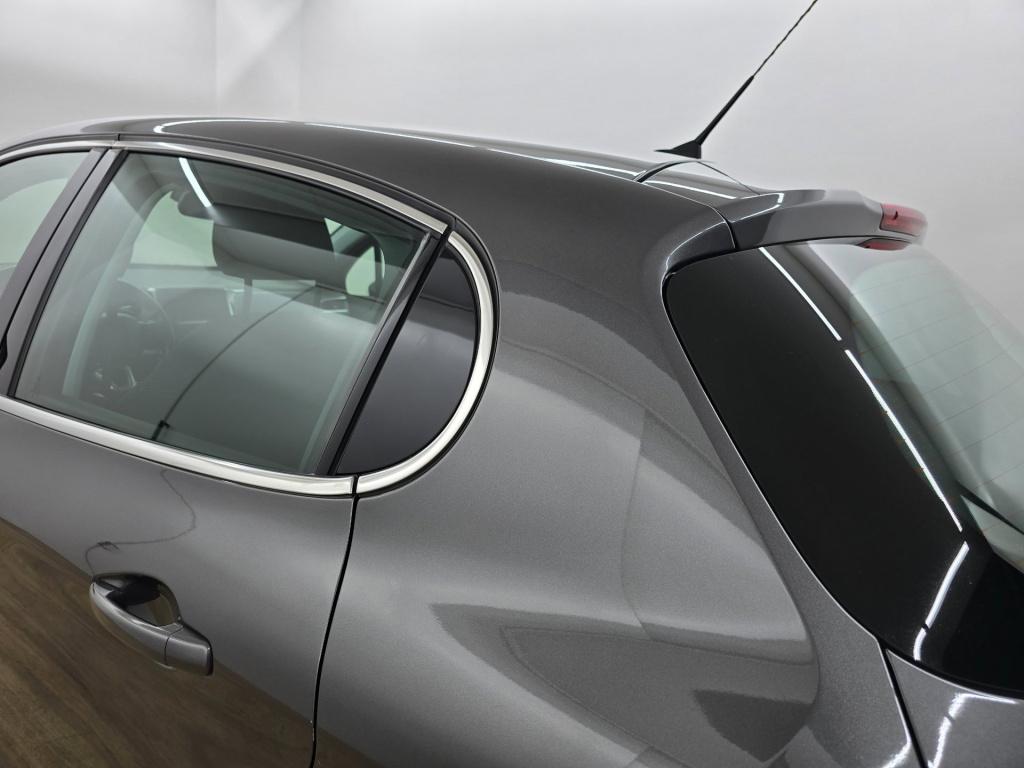 Peugeot 208 1.2 puretech gt-line | camera | pdc voor en achter | cruiscontr