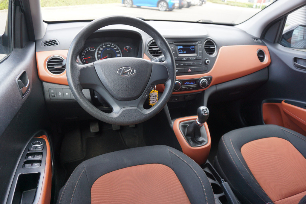 Hyundai I 10 1.0i i-motion comfort 1e eigenaar / airco / elektr. ramen / na