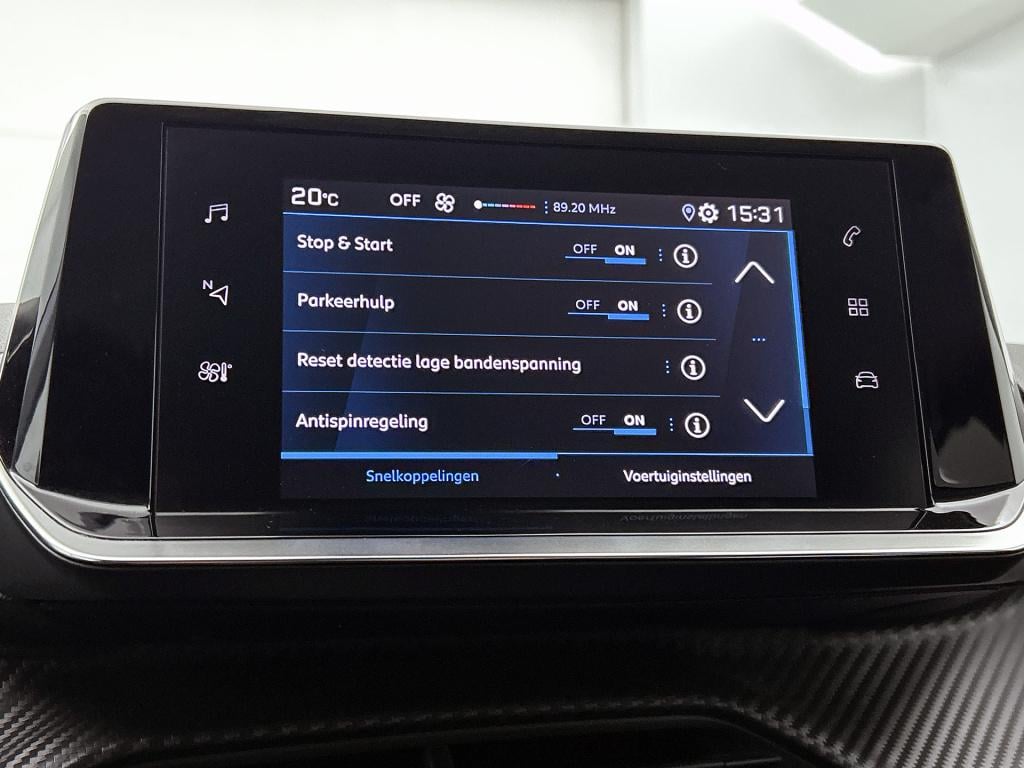 Peugeot 208 75 pk style | rijklaar | apple carplay / android auto | parkeer