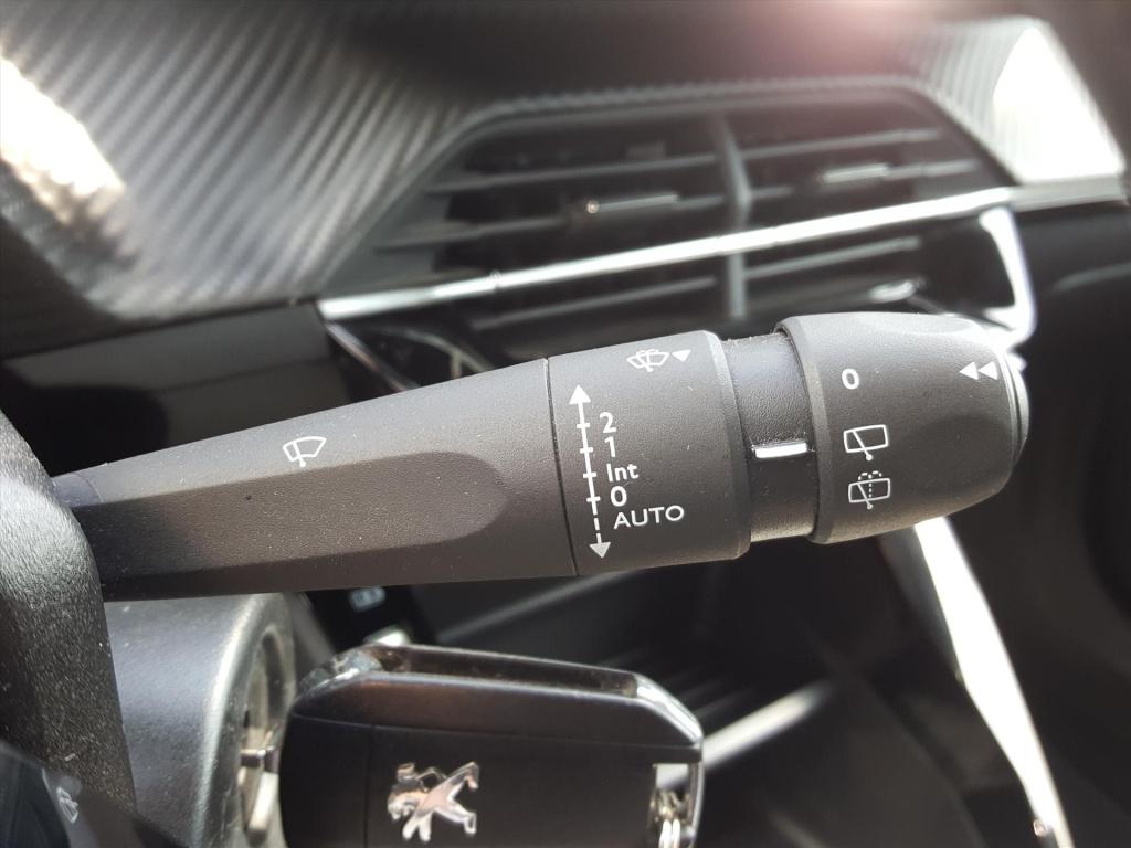 Peugeot 2008 1.2 puretech 100pk active | navigatie | bt | camera achter | p