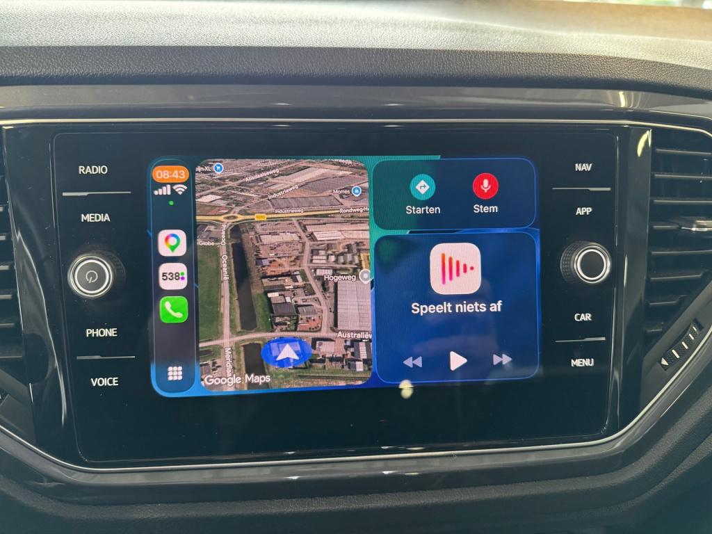 Volkswagen T-roc 1.5 tsi sport automaat ,trekhaak , apple-carplay ,