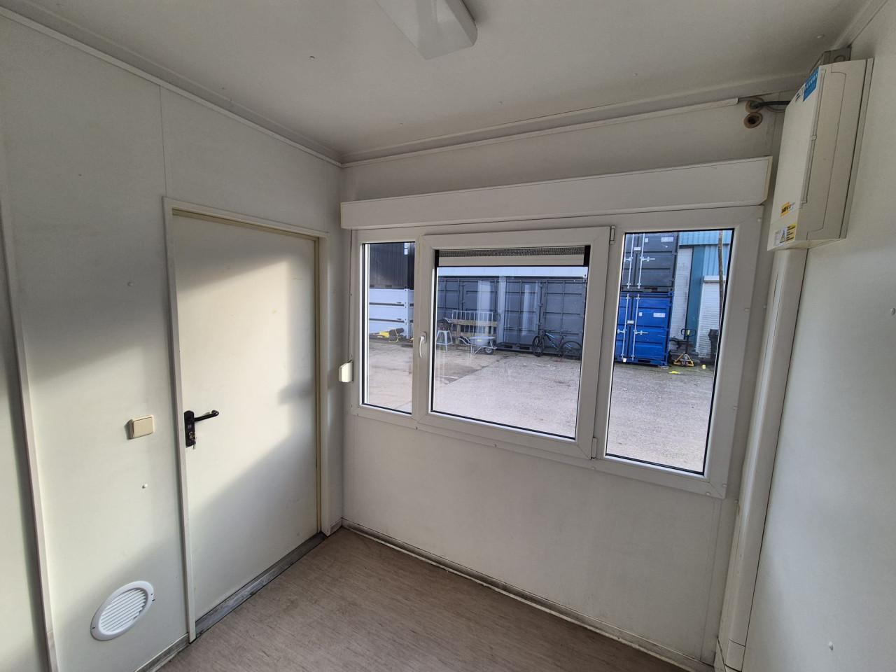 20ft kantoorunit 6x2.5 meter met veel ramen