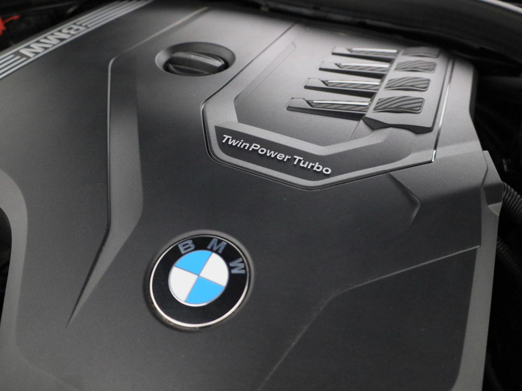 BMW 3-serie 318i business edition | automaat | lmv | half leder | virtual c