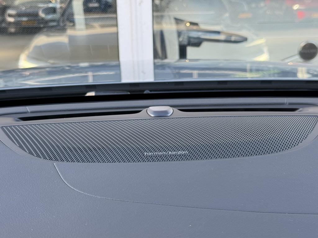 Volvo V60 t6 398pk recharge r-design| panodak| adap.cruise| 360camera| sty