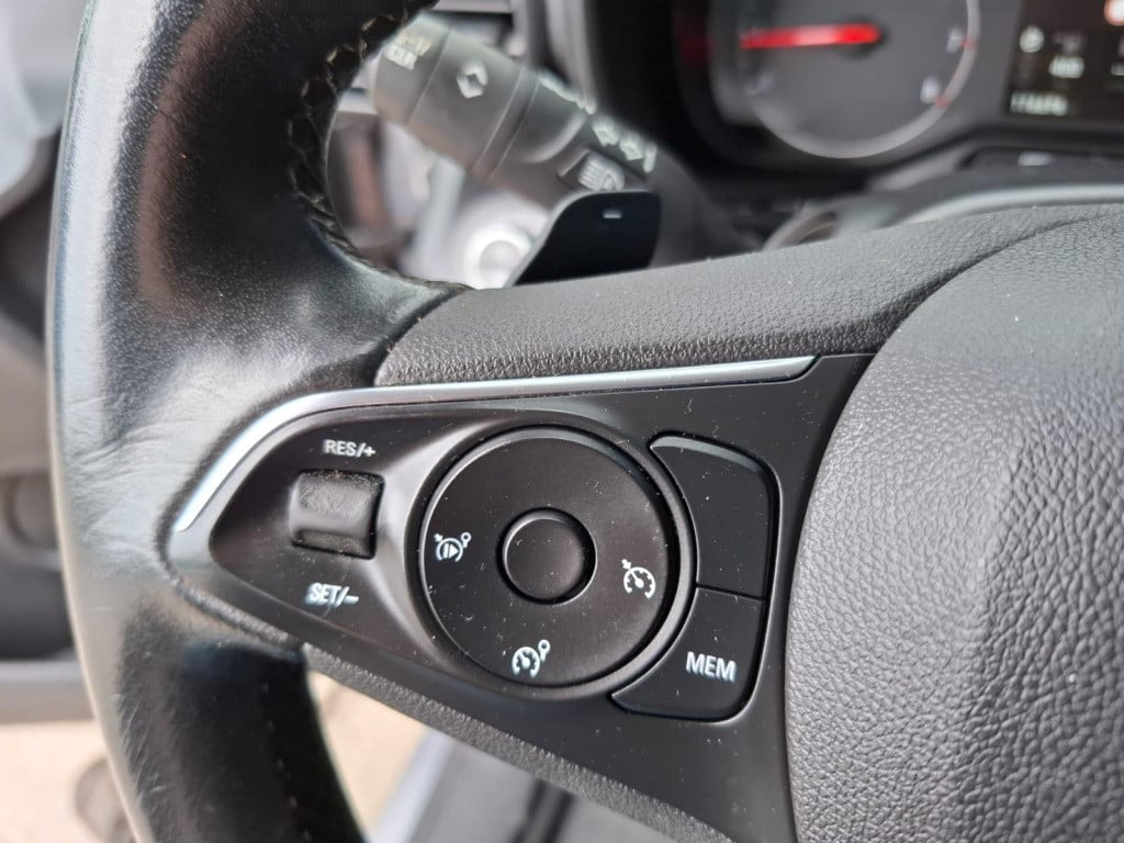 Opel Combo 1.5d l2h1 edition automaat / airco / cruise controle / trekhaak 