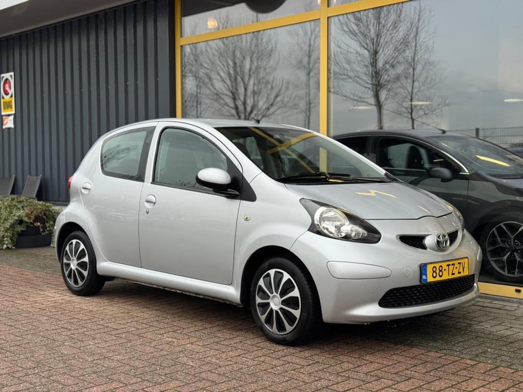 Toyota Aygo 1.0-12v +