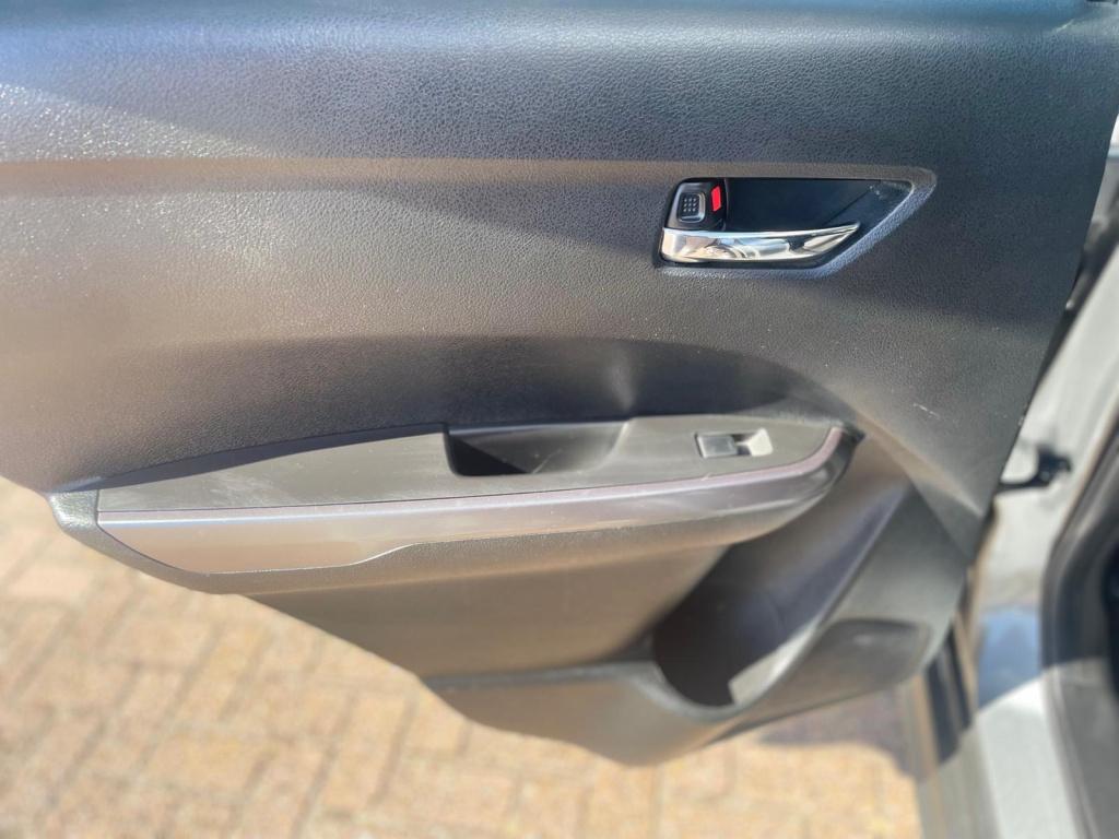Suzuki Vitara 1.0 boosterjet select all seizoenbanden|afneembare trekhaak