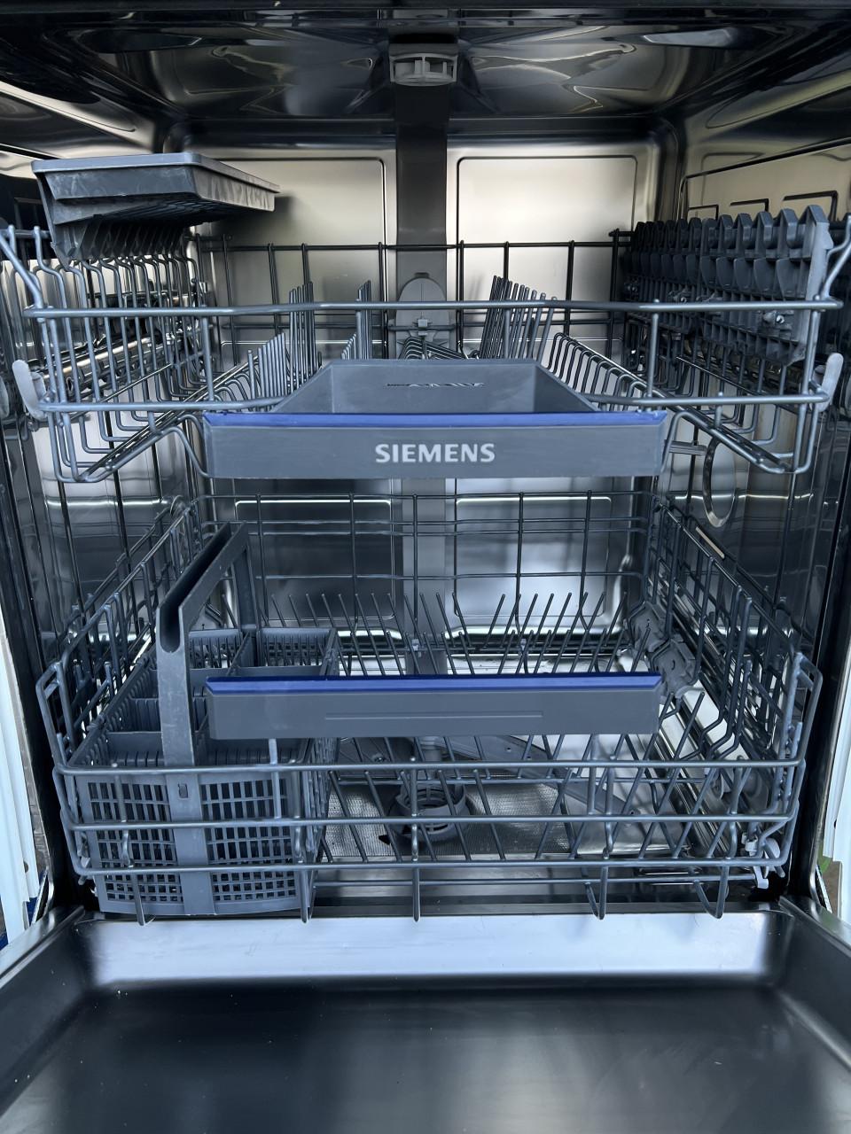 Siemens volledig geïntegreerd inbouw vaatwasser 83x60 cm.