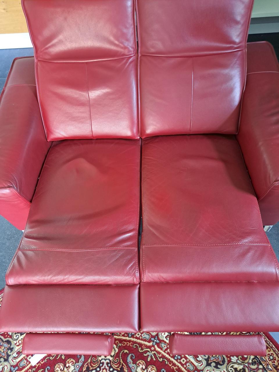 Rood lederen bankstel