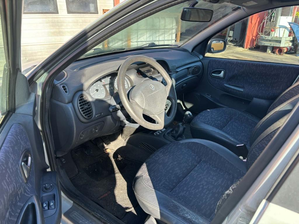 Renault Megane break 1.6-16v dynamique