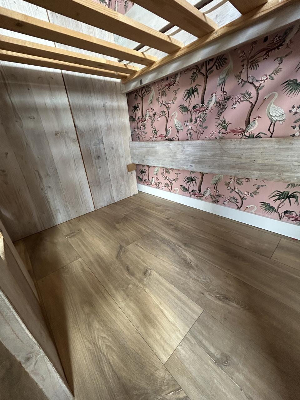 Hoogslapen van steigerhout